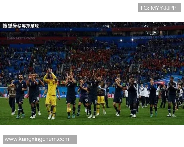 足球明星现场点名引发球迷热潮明星互动瞬间成焦点